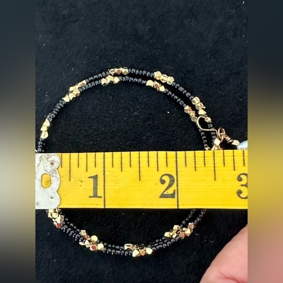 Bangle Bracelet - Wired Bracelet Covered With Black As Well As Gold Tone Beads. - Picture 6 of 6